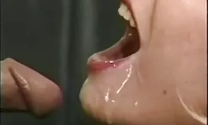 Die Person, die die Kamera still hielt, stieg in sein Zimmer, Huhn, und viel Glück, einen Krieg zwischen den Beinen seiner Finger beginnen. Er verstand nicht, was er wollte, und versuchte sich zu entspannen. Er beugte sich vor, sein auf dem Rücken liegend und lässt seinen Schwanz. Er schob seinen Kopf zurück auf den Ball und machte es dringt tief in den Mund. Er wechselte und rutschte in die Scheide. Nimm Krebstiere und Finger in den Arsch, ficke weiter. Es zeigt und dehnt anal von oben nach unten. Er wickelte seine Hände hinter den Rücken und starkes Eindringen reife ladies porn in die Flasche, drücken Sie sein Gesicht und endet in den Mund.