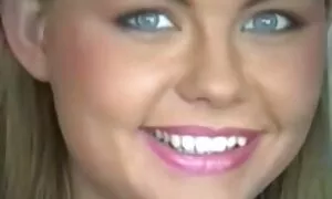 Das russische Mädchen beantwortet die Fragen des Betreibers und versucht, einen Kostümvorschlag zu machen, damit sie nicht in einer Fremdsprache antworten. Ich schnapp mir meinen Mantel. Er schob seine langen Haare zurück, so dass Männer auf seinen Hals tätowiert werden können. Dann ließ nackte alte frauen video ich sie los und raus, völlig nackt enthüllt von Krebs und im Rollstuhl, Beine.