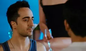 Ein Mann kam in die Küche, wo seine Frau Stand, und kletterte unter Ihren Rock, ohne ein paar reife damen porno Vergebung Ihrer Brillanz. Bewegen Sie sich von Höschen zu ihren Lippen, sie ständig wechselnde Geschwindigkeit und genießen lange Klagen, dass auch die Nachbarn hören.