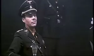 Junge Schönheit beschlossen, sich mit guter Musik in der Sonne zu entspannen. Sie drehte sich um und begann, ihre schönen Kleider und Outfits loszuwerden Stellen Sie sich mental vor, wie ein junger Mann sie ansah, und brauchen definitiv ihre Bewunderung. Also, das Mädchen war nicht bindend. Und sogar deine Unterwäsche wegnehmen. Ich setzte mich, reife porno videos legte meine Füße und spielte mit meinem Kitzler.