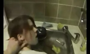 Als Männer den Mädchen versprachen, bei den Prüfungen zu helfen, waren die Mädchen glücklich und konnten sich nicht weigern, sie zu haben. Mal sehen, ich reife porn bin Jungfrau geworden, aber als ein brüchiger Schwanz in meinem Mund eine Hure geworden war. Meiner Meinung nach schoss sie eine Schleuder sehr weit, und in jeder Öffnung im Loch antwortete sie mit Stress. Sie machte ein Loch in jedes Loch.les und Ende des Sex.