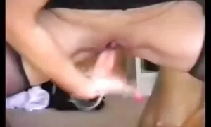 Ein Mädchen mit einer entzückenden Sturmphantasie bringt immer neue Dinge zu sagen. Er spielt gerne Spiele, also stellte er sich vor, dass sie verrückt ist und eine Sexsklavin spielt. Sie fing an, rote Hosen Beine zu tragen, und Ringe auf ihrem geliebten Helden und beginnen zu fragen, wo und wie sie ihre reife frauen free video hartnäckige Höhle führen.