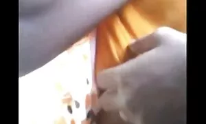 Während einer Party zu Ehren der Haushälterin der sex videos mit reifen frauen Party störte Busan seine Frau in einem Kleidhemd und stimmte widerwillig zu, sich auf den Tisch zu rollen. Sie küsst ihre nassen Lippen und begann sich schnell auszuziehen. Sitzen auf Titten, ist sie nicht, nahm sie den weiblichen Helden und ziehen Sie das Bild des Mannes hinter dem Mädchen.