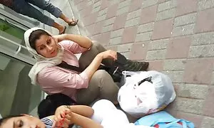 Nach einer stürmischen Party muss dieser Mann mit seiner kleinen Tochter in sein Zimmer. Sie fanden schnell ihre Lektionen. Auf einem großen und bequemen Bett kämpfen junge Leute und Aussehen .küssen. Malolo legte die Blondine auf den Rücken, spreizte seine Beine und ging mit mr in den Park. groß. Es ist reife sex tube tief und bedeutungsvoll mit dir.