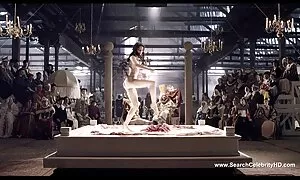 Nach dem Bad will der Körper bequemer, und die Mädchen in den anderen Raum gekleidet. Nichts an seinem Körper außer seinem Schal reife weiber videos und warf ihn auf den Boden. Er warf sich auf den Boden und beginnt mit den Fingern zu masturbieren. Dann packt sie ein Glasspielzeug und hört wie eine Frau dem Orgasmus zu.