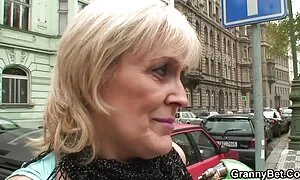 Eine schöne Familie von rosa Pyjamas und schon wissen, was es tun will. Zuerst wird die Brust vor den zerbrechlichen Körper gelegt, dann Höschen. Sei völlig nackt, nur um zu sehen. eine Schuhfabrik, sagte sie. Schönheit, die anfängt, auf sich selbst aufzupassen, mit Vergnügen und Befriedigung, bunt und emotional, als kochendes Wasser und Erwärmung des ganzen Körpers, aktuell und als Symbol des porn reife Orgasmus ist emotional.