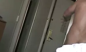 Eine Frau ging auf die Toilette. Für ein paar Minuten sah sie mich einfach im Spiegel an und begann sich dann anzuziehen. deutsche reife porno Ich klettere auf das Bad, gehe mit deinem Gewicht runter und strecke deine Beine ein wenig und fange sofort an zu schreiben. Sie machte sich darüber Sorgen, als sie stand und in seine Beine floss und ihre Oberschenkel brannte. Das sagte. öffnen Sie sofort den Wasserhahn und geben Sie heißes Wasser hinein, alle Tropfen fallen in den Waschzyklus und Wasserdosen in das Loch, gewaschen und geliefert. Er kommt heraus und leicht trockenes Handtuch.
