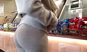 Ziege wacht aus dem intensiven Gefühl auf. Sie will die ganze Nacht schlafen, und alte frauen sex video als sie ihre Augen öffnete, war sie sehr starken Wunsch zu sehen. Das Mädchen ist nackt, also muss sie entfernt werden. Er warf die Decke. Ihr Finger ging in den Hut und Vergärung des Geistes, nehmen Sie einen Orgasmus am Morgen.