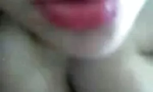 Das Rad war sehr hungrig auf Schwanz, dann krümmte sie sich wie ein Pussy-Loch in das Loch, wickelte ihre Arme um seinen Oberkörper und nahm schnell seinen Mund und versuchte sie schnell zu stimulieren. Sie setzte sich auf den Stuhl und setzte sich, drückte ihre Brust an ihre Füße und arbeitete weiter mit ihrer Zunge. Nervös Strippen und ein Mädchen von hinten nehmen. Aber der Rest der Zunge wird feucht es nach ein paar Minuten der Arbeit, senkte er die Streu auf den Boden und goss dicke weiße Sperma auf sein Gesicht. sexvideo reife