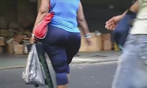 Zwei Brünetten mit einem Kuss zusammen in der Nähe des Beginns der Kommunikation und wir konnten schnell irritiert werden. Sie berühren die Brustwarze. Sie leckt ihre Beine, Zunge und man hat einen Fuß auf den Tisch gesetzt, bis eine Freundin von ihr begann, ihr Loch mit einem Spielzeug zu schlagen. Die reife damen porno Hure, die andere wechselt auch die Orte, bevor sie mit ihrer Freundin in einer Milch reagiert und sie und ihre Mutter in die Luft gesprengt hat.